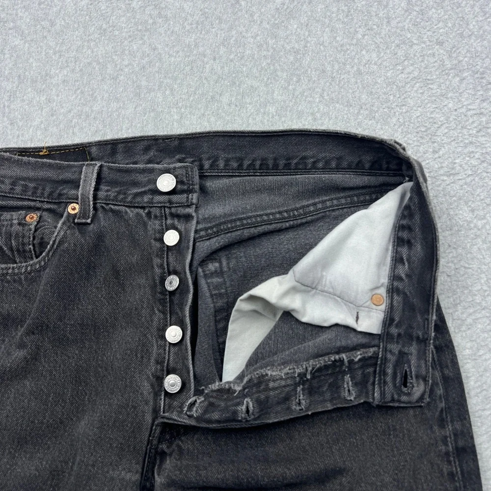 VTG Levis 501-0660 Jeans Mens 32x30 Black Fade Straight Button Fly USA Made 1996